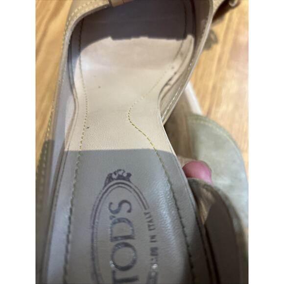 Tod's tan/Beige Leather Suede Peep Toe Dosary Pumps Size 7 studs bow front Italy - Picture 11 of 15